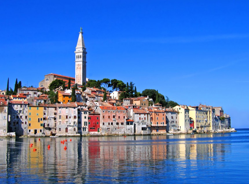 Kaunis satamakaupunki Rovinj on Kroatian helmi