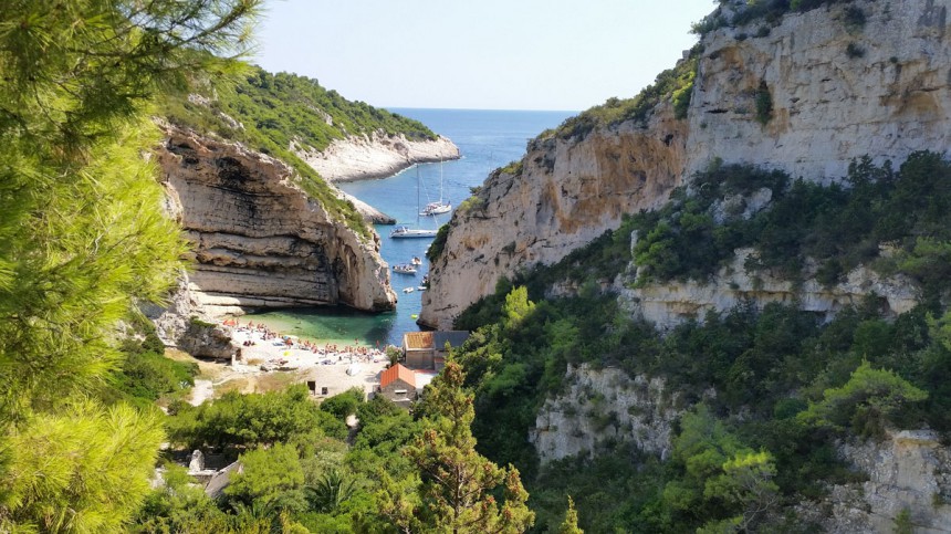 Stinivan ranta Visin saarella Kroatiassa on äänestetty yhdeksi Euroopan parhaista rannoista