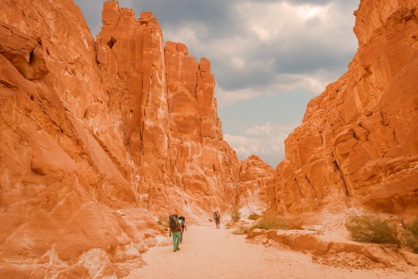 Sinain punaiset kalliot. Tetyana Kochneva | Dreamstime.com