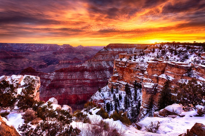 Jylhä Grand Canyon on komea näky lumen sataessa sen rinteille