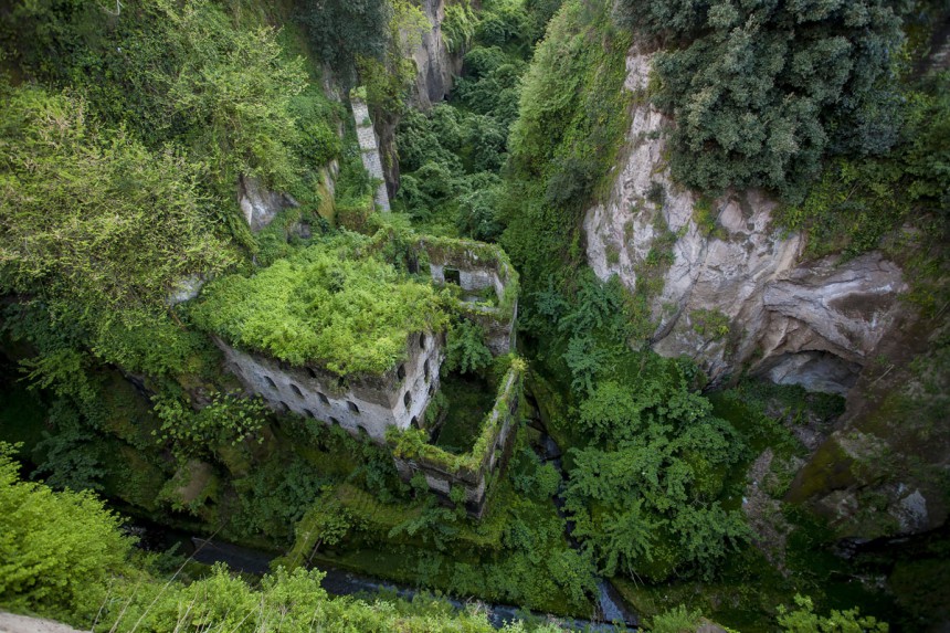 Valle dei Mulini sijaitsee Italian Sorrentossa. Kuva: © Marbenzu | Dreamstime.com