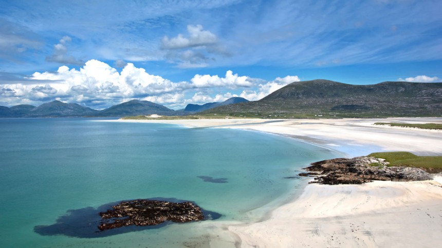 Harrisin saarella Skotlannissa hiekkarannat ovat kuin Karibialla - hieman viileämpiä tosin. Kuva: © Panalot | Dreamstime.com