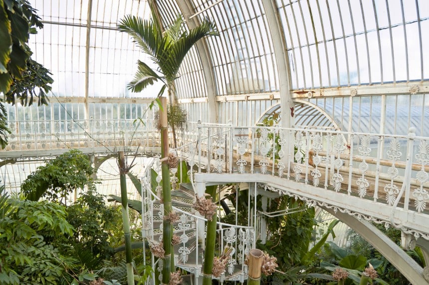 Kasvitieteelliset puutarhat tarjoavat rauhaa kaupungin kiireiden keskellä - kuva Kew Gardensista lähellä Lontoota