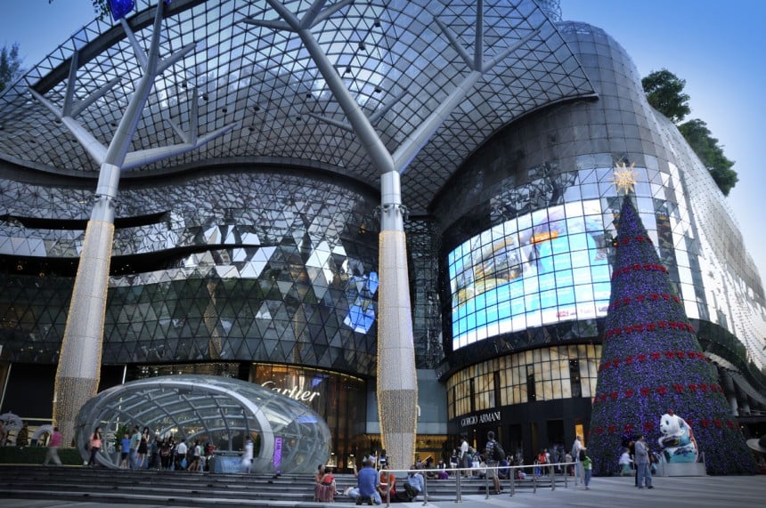 Orchard Roadin futuristinen ostoskeskus. Kuva: © Tanteckken | Dreamstime.com