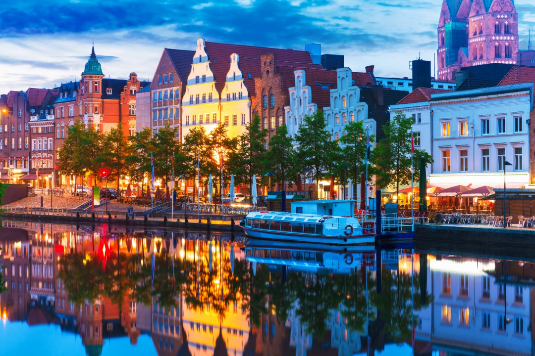 Saksasta löytyy useita kauniita kaupunkeja niin viikonloppuloman viettoon kuin pidemmillekin tutkimusmatkoille. Kuvassa tunnelmallinen Lyypekki.