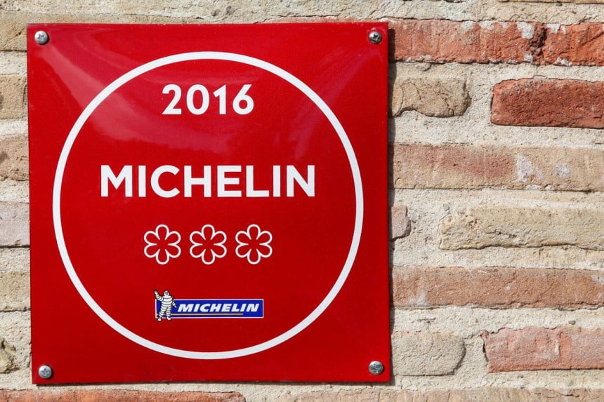 Moni ravintola himoitsee Michelinin arvostettua kylttiä seinäänsä. Kuva: © Ricochet69 | Dreamstime.com