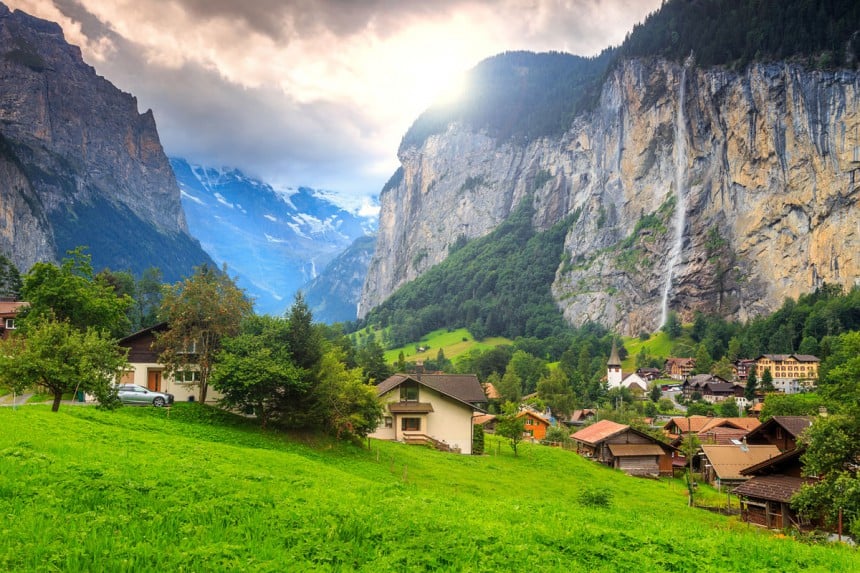 Sveitsin vuoristomaisemissa sielu lepää. Kuva: © Janos Gaspar - Dreamstime.com
