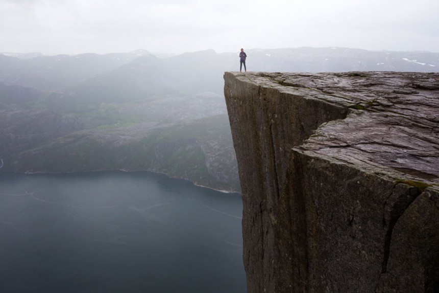 Norjassa maailman hulinaa pääsee karkuun huikeisiin maisemiin. Kuva: © Sergey Mostovoy - Dreamstime.com