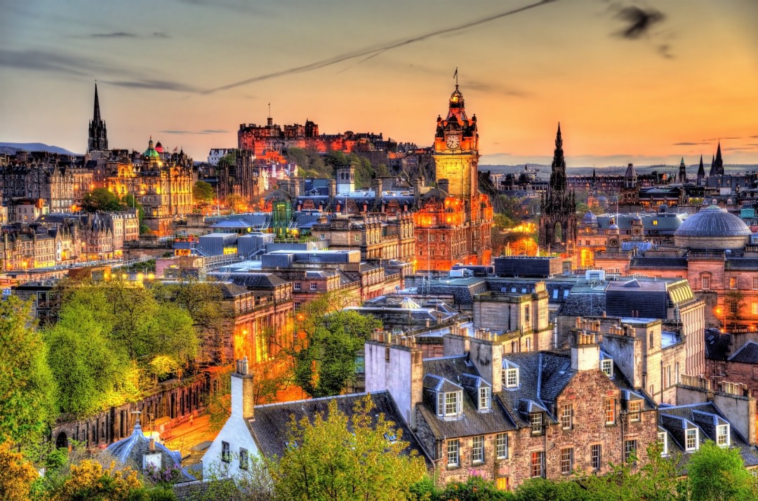 Edinburgh on kaunis kaupunkikohde ja sopii myös romamttista lomaa kaipaaville. Kuva: Leonid Andronov | Dreamstime.com