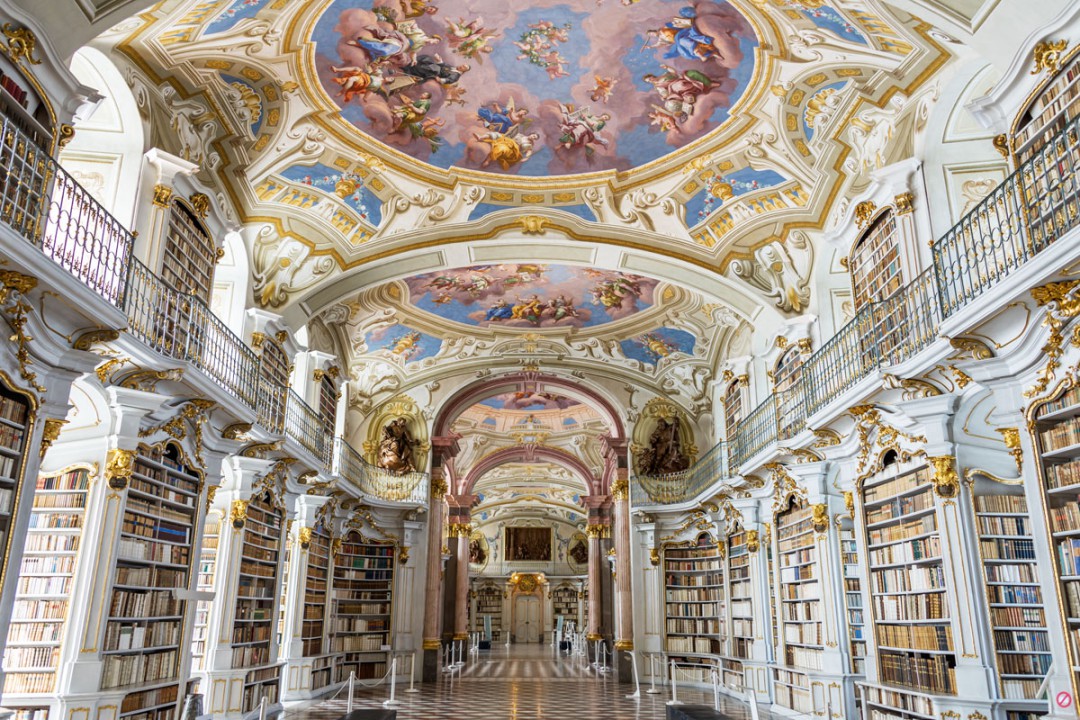 Barokkityylinen luostarikirjasto Admontissa, Itävallassa, on maailman suurin laatuaan. Kuva: Lev Tsimbler | Dreamstime.com