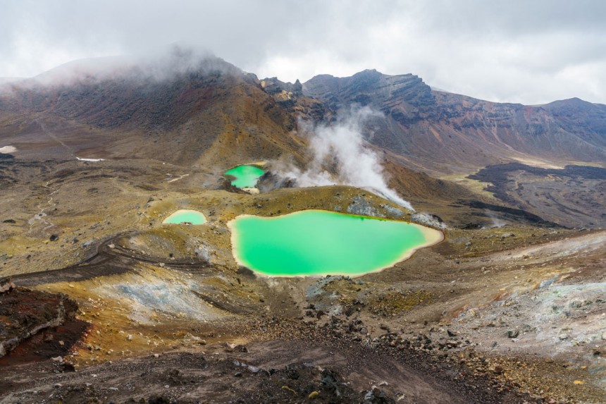 Tongariron kansallispuistossa Uudessa-Seelannissa voi varovaisuutta noudattaen retkeillä aktiivisten tulivuorten alueella. Kuva: © Cbork7 | Dreamstime.com