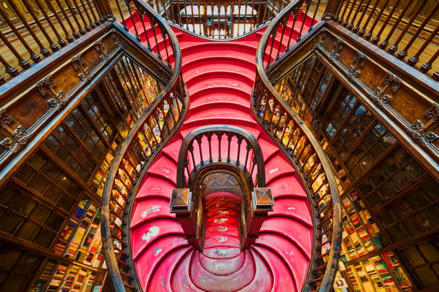 Lellon kirjakauppa Portossa on yksi maailman kauneimpia. Kuva: © Mapics | Dreamstime.com
