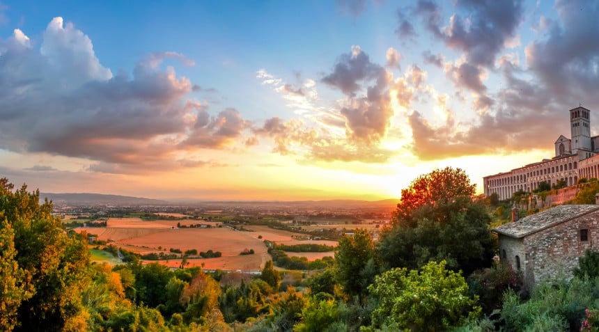 Assisia ympäröivät upeat laaksot. Kuva: © minnystock | Dreamstime.com