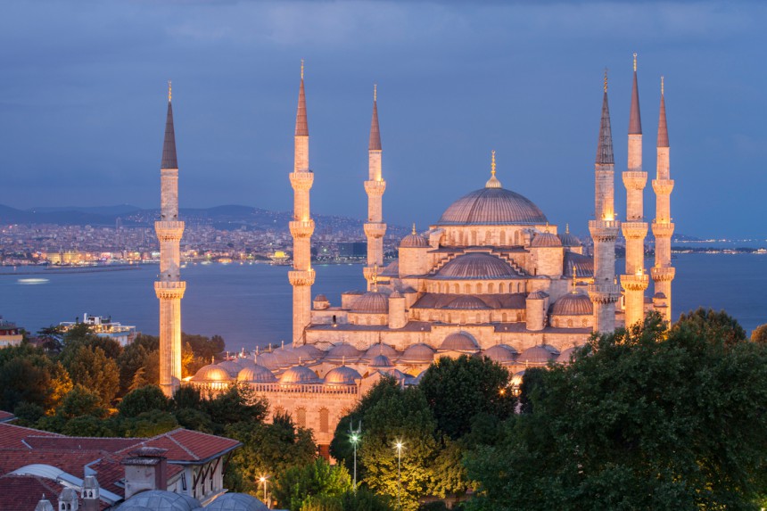 Sininen moskeija Istanbulissa. Kuva: © conceptualmotion | Dreamstime.com