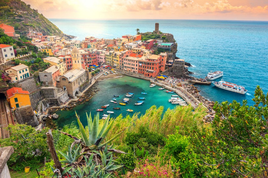 Näkymä Vernazzan kylään Cinque Terressa