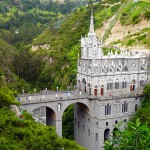 Las Lajasin upea katedraali roikkuu jyrkän rotkon reunalla Kolumbiassa – Rakennelman taustalta löytyy kaunis tarina ihmeparantumisesta