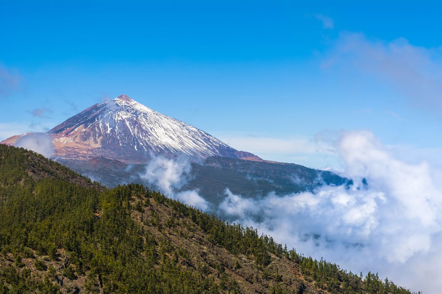 Suositusta Teneriffasta saa uudenlaisen käsityksen vierailemalla tulivuori Teidellä. Kuva: © Elenatur | Dreamstime.com