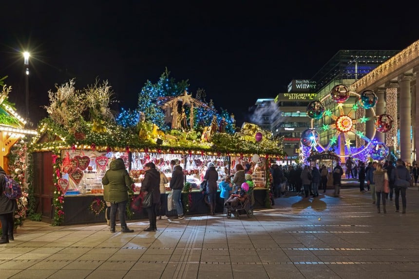 Joulun alla Königstraße muuttuu värikkääksi joulutoriksi. Kuva: © Mikhail Markovskiy | Dreamstime.com
