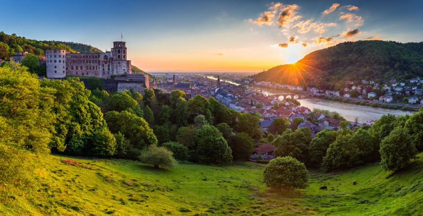 Heidelberg sijaitsee Neckar-joen rannalla. Kuva: © Daliu80 | Dreamstime.com